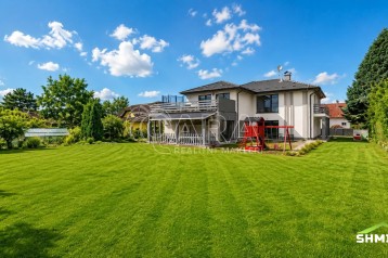 Prodej vícegeneračního rodinného domu, 486 m², pozemek 1 247 m², Velké Popovice 